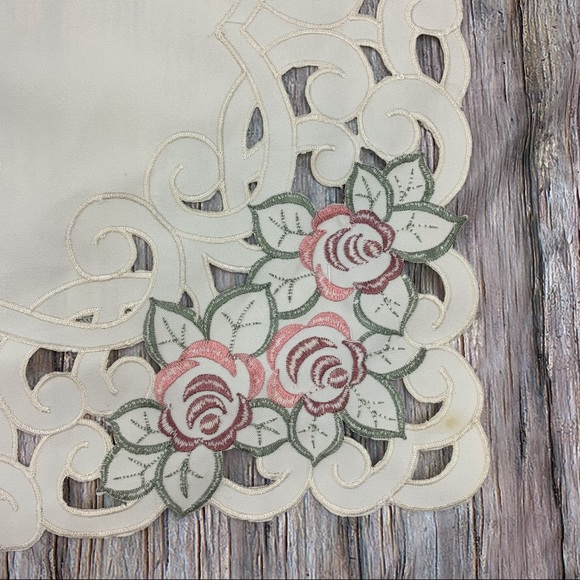 Handmade Embroidered Floral Table Runner - Picture 10 of 14